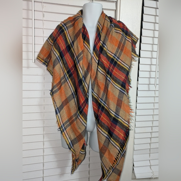 Plaid blanket scarf EUC OS - Picture 2 of 6
